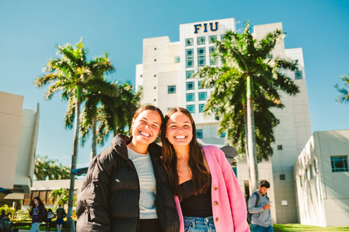 smiling-students-library.jpg