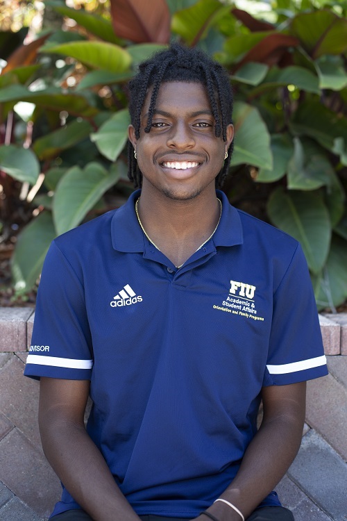 Davari Demps